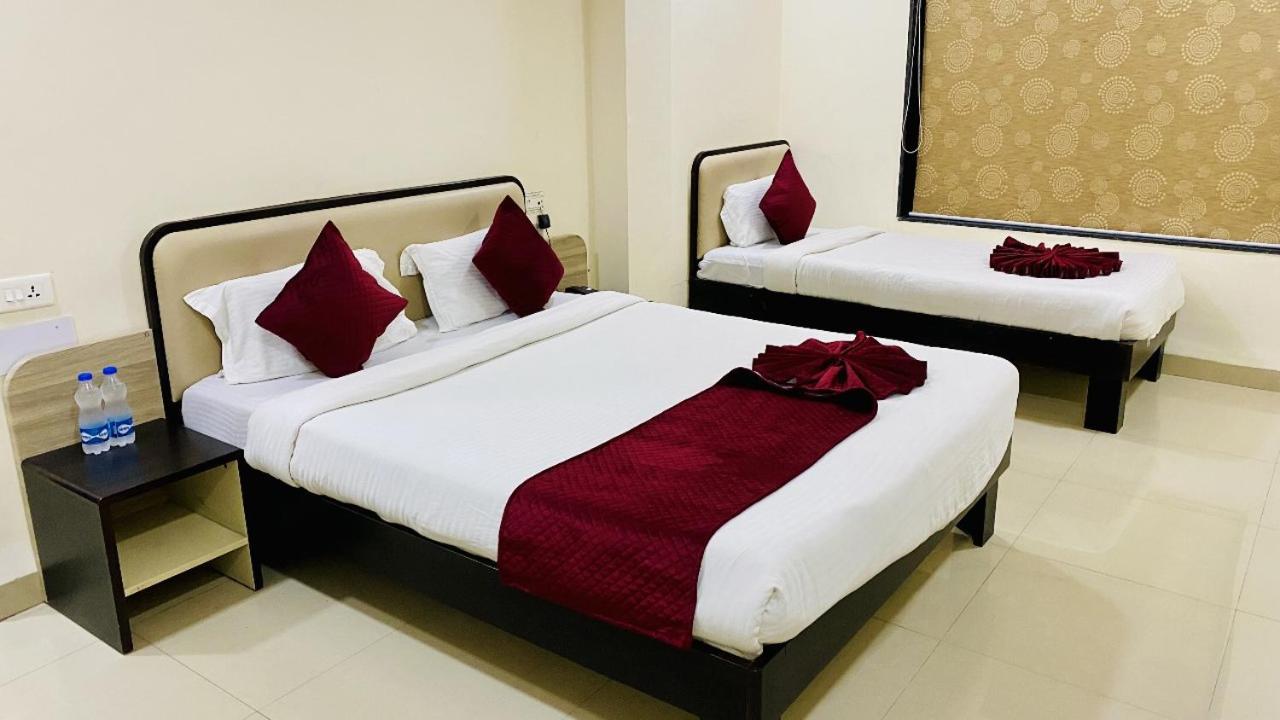 The Richi Rich Hotel And Resort Indore Esterno foto