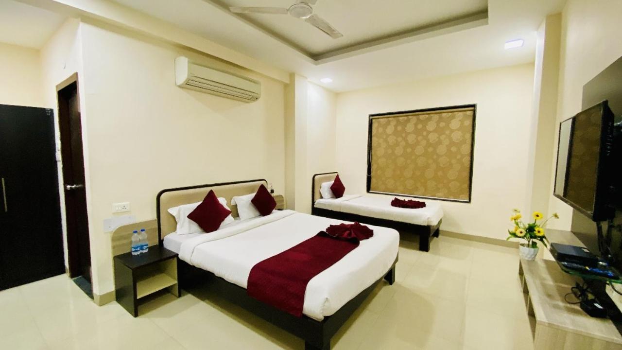 The Richi Rich Hotel And Resort Indore Esterno foto